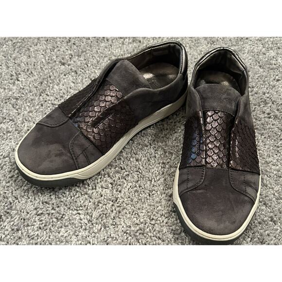 Johnston Murphy Women's Slip On Sneakers‎ Sz 6M Gray Suede Reptile Comfort Shoes - Picture 2 of 14
